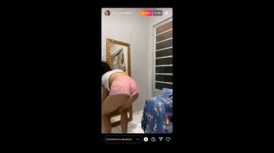 LAURINHA MUITO GOSTOSA SE EXIBINDO - LIVE COMPLETA NO PRIMEIRO COMENTARIO