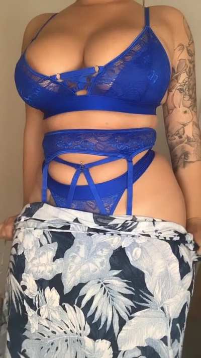 Can I be your favourite curvy British girl with a London accent?