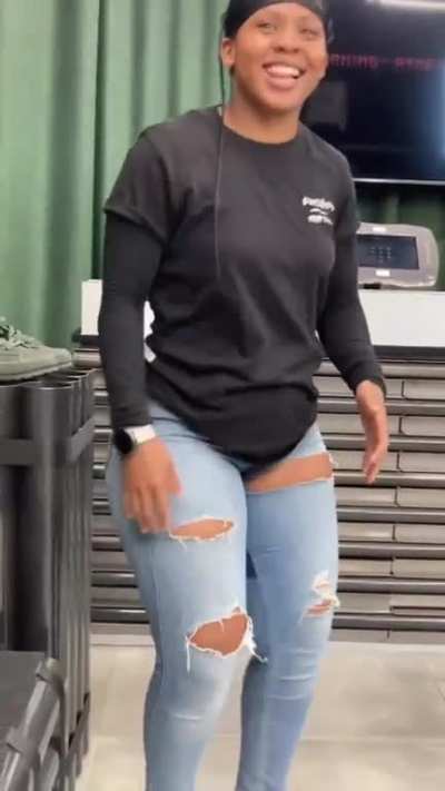 Thick hottie.