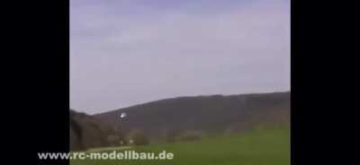 ”Don’t fly it so close to the ground, Rüdiger!”
