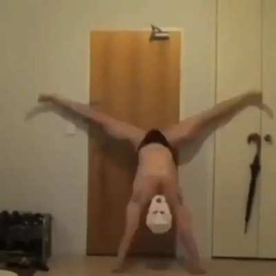 Şu videoyu gördü<wbr>ğümde<wbr>n beri kendimi garip hissediyorum aq