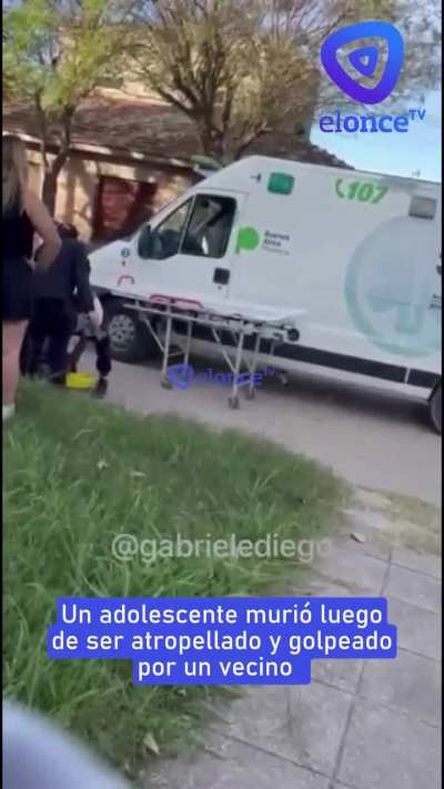Conmoción en Chascomús: un adolescente murió tras ser atropellado y luego agredido mientras esperaba atención médica.