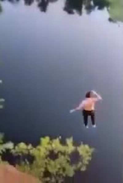 Потря<wbr>сающи<wbr>й вход в воду!
