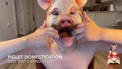 GingerCris - Piglet Domestication: S1E1 Shit Eating Piglet [F] 🐷💩👅👩🏻‍🦰