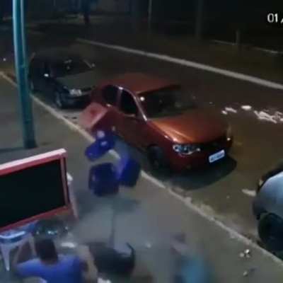 Car loses tire (volume on)