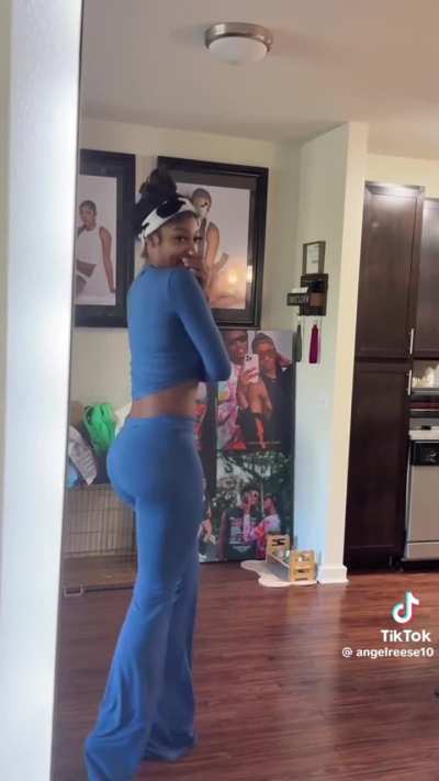 Angel Reese 🍑🍑