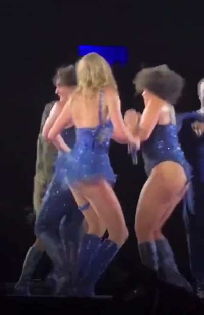 Taylor shaking it in Brazil