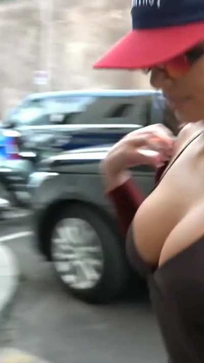 Sexy milf Kim Kardashian is getting my morning wood and loads for her birthday