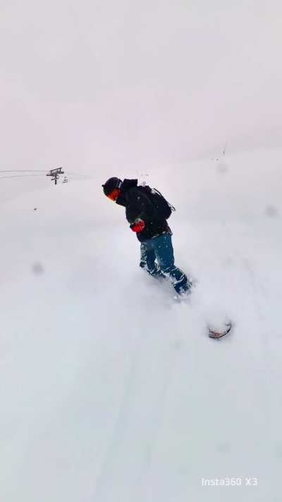 Struggling to stay in control in powder. What am i doing wrong?