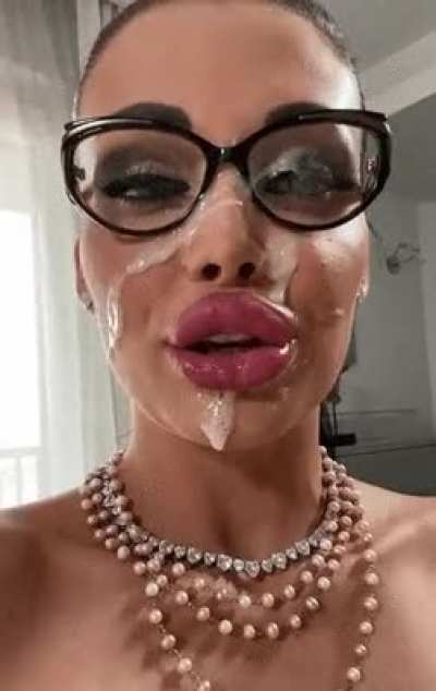 Plastic Bimbo Aletta