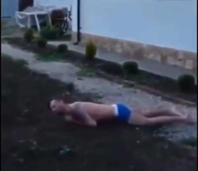Гена, бассейн с другой стороны...