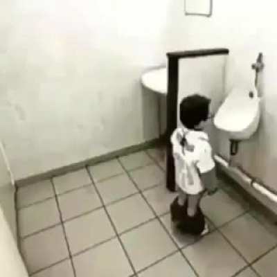 Me when I 😳 pee