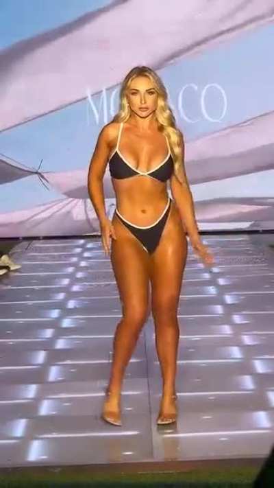 Shayna Holt