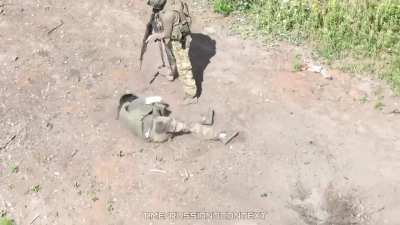 The moment a Russian soldier asked his cde to shoot him in the head.