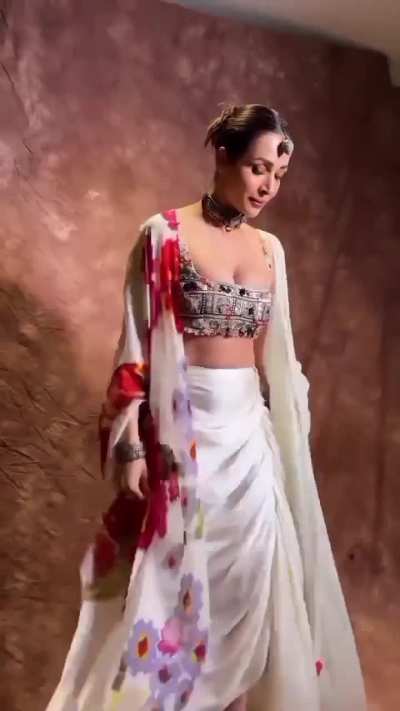 Malaika Arora White 🤍 Red ♥️ Dress Photoshoot 🔥💯🥰