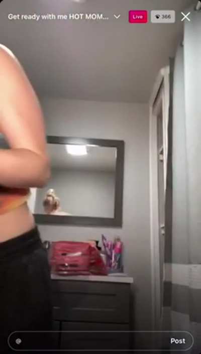 Flashing tits