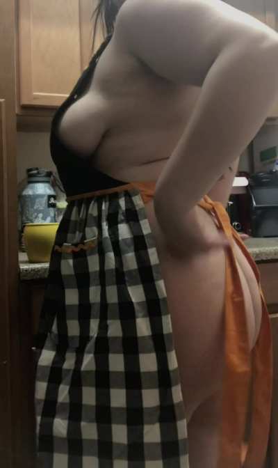 I wanna suffocate you with my thighs ...any volunteers?
