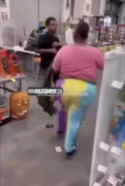 Walgreens security guard sucker punches homeless woman and she doesn’t even flinch