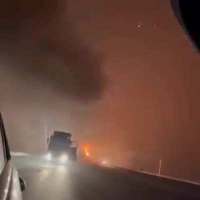 На трассе в Казахстане загорелся грузовик с пиротехникой. Пожар оперативно потушили и никто не пострадал.