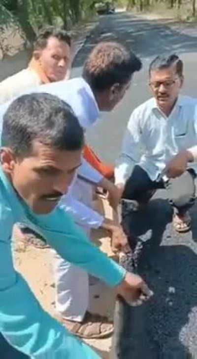Local government in India made a fake road (Carpet road) to save costs [By u/Gol<wbr>denHe<wbr>n1990<wbr>]