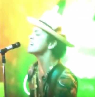 Bruno MaaaaaaaAAAAAAAAAAAAAAA—