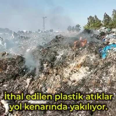 Milletin çöpçülüğünü yapıyoruz