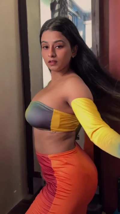 Suhana Khan curvacious firey figure babe 