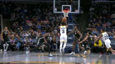 [Highlight] John Collins throws down an alley-oop over Bismack Biyombo!