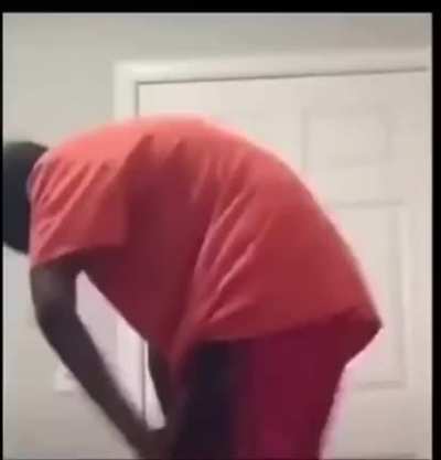 ayo he’s dancing to Mr.Bean1!1!1!!1!1😳😳😳😳