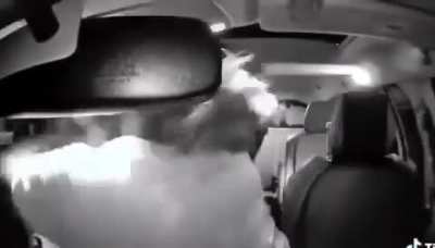 Las Vegas, Uber driver attacked by a 7 girls after driving them to their destination.