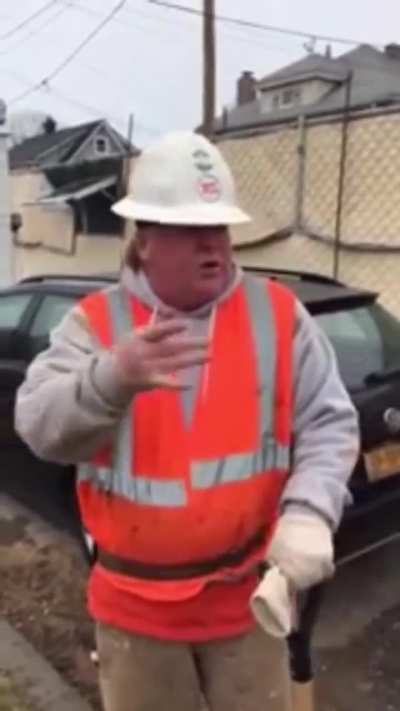 OMG I honestly thought it was Donald Trump. This completely fooled me!