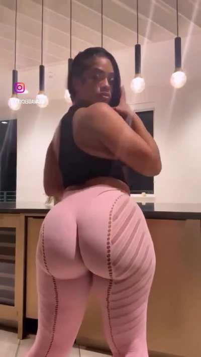 That Booty HEAVY !