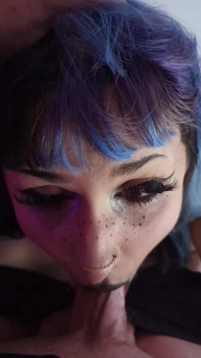 Using a Goth girl