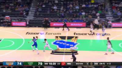 [Highlight] Giannis grabs the ball off the hustle play and then sprints down the court for the slam dunk!