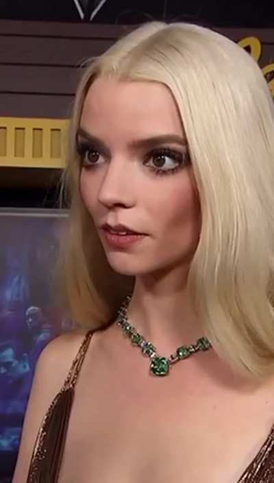 Just wanna bust all over Anya Taylor-Joy’s pretty face. 😏