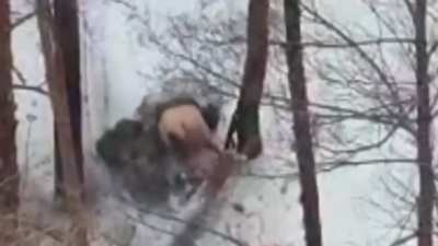 🇺🇦 🇷🇺 Ukrainian drone hits a Russian with shrapnel as he’s in the process of trying to take a shit
