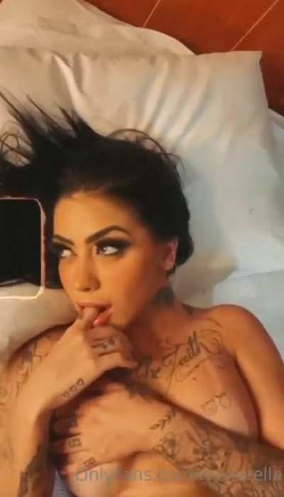 MC Mirella