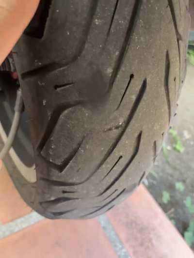 Do i neef to change my rear tire?? 125 maxi scoot
