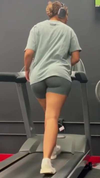 🦧🍑🍑