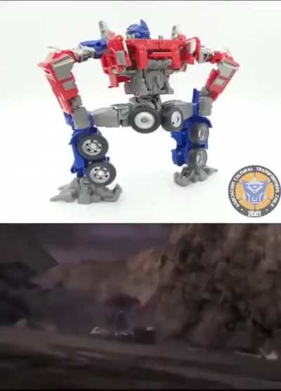 I didn’t know Optimus was also a dumptruck 😳