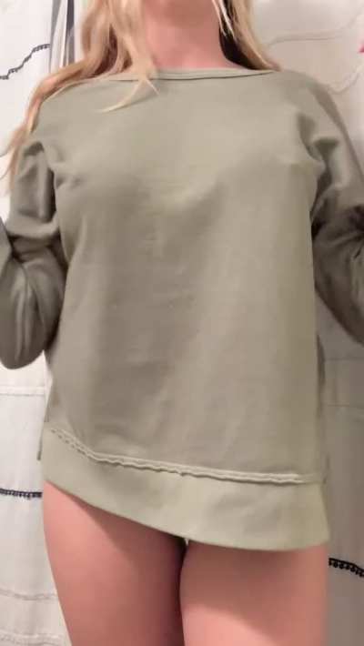 Titty drop with a side of ass 💁🏼‍♀️🍑🍒