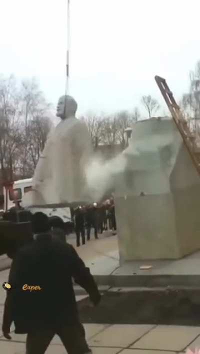Moving this statue.