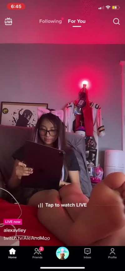 alaexavlley soles and toes