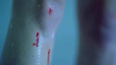 Survive S01E01