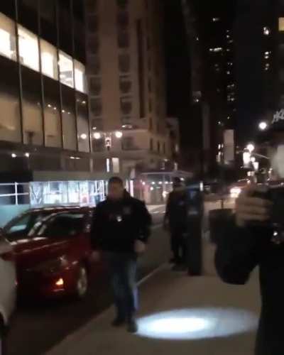 THE NYPD IS DISGUISING AS TAXI DRIVERS AND TRICKING PROTESTERS THAT ARE TRYING TO GO HOME!!! SPREAD THIS AND BE SAFE