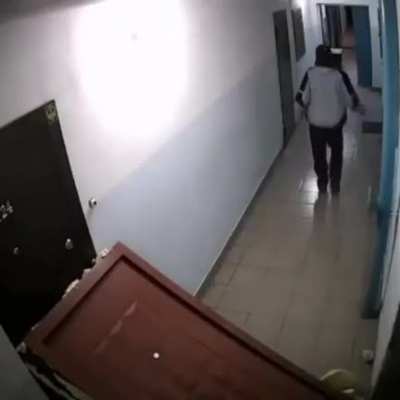 Film izlemek için eve attığım gacının regl olduğunu öğrenmişimdir...