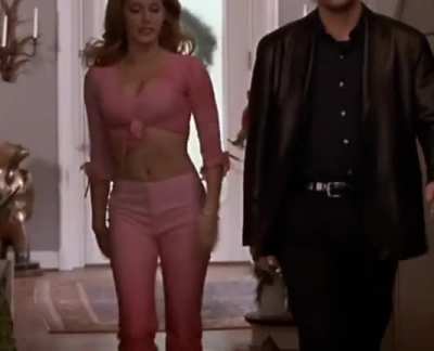 Pretty in pink - Serving Sara, 2002