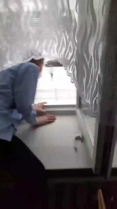 Дима, ты просто, блин, лучший голки<wbr>пер🤣 (это был мой телеф<wbr>он)