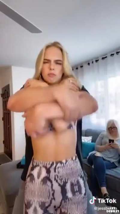 Cracking prank. Mother almost had a heart attack