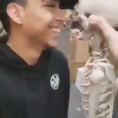 What is a Skeleton's favorite snack?